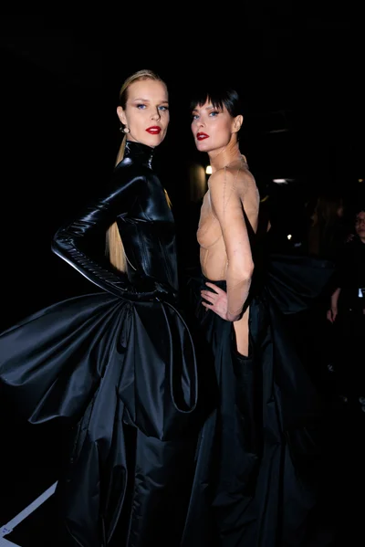 Look 18